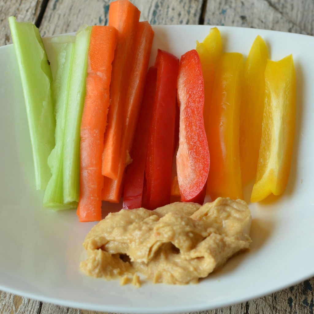Celery, Peppers & Hummus Super Healthy Kids